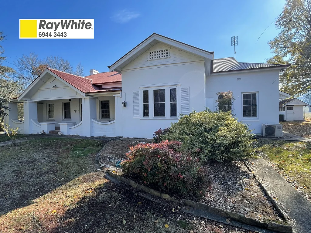 Gundagai 4 Bedroom Historic Homestead "Trinity Lee" in Gundagai