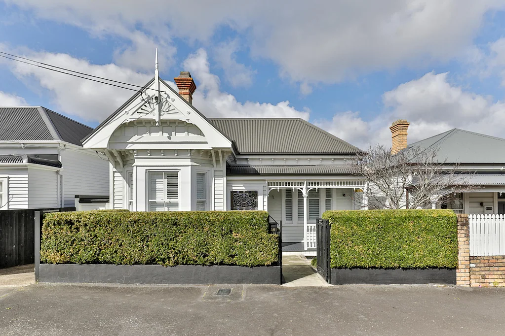 Grey Lynn 4 Bedroom Timeless Villa, Modern Living