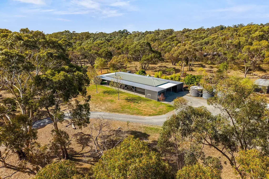 Cromer 4침실 Fresh Style and Self-Induced Serenity in a Natural Cromer Acreage