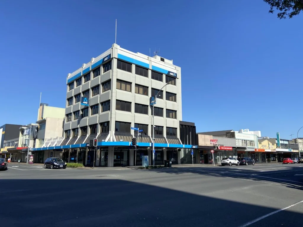 Hamilton Central PROMINENT CBD CORNER OFFICES, NEWLY REFURBISHED