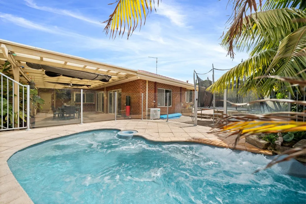 Hillarys 4 Bedroom A Family Haven in the Heart of Hillarys