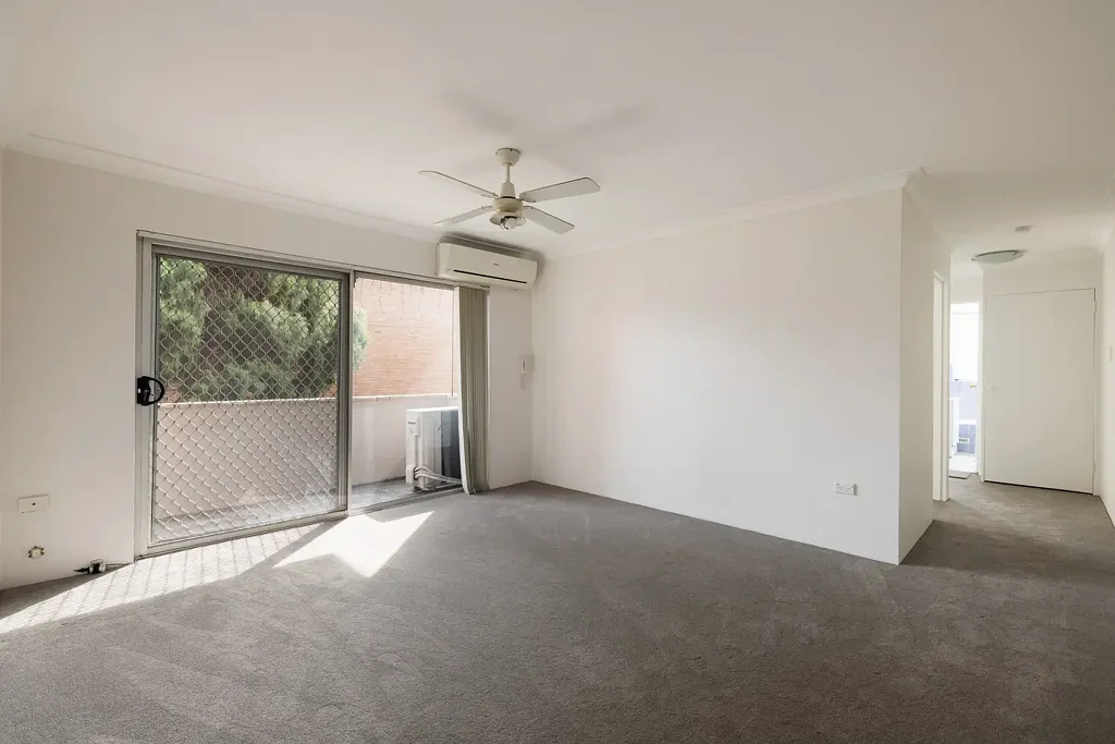 Updated northwest-facing home / boutique garden complex