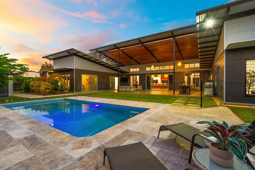 Fannie Bay 5Kwarto Architectural masterpiece in unbeatable position!