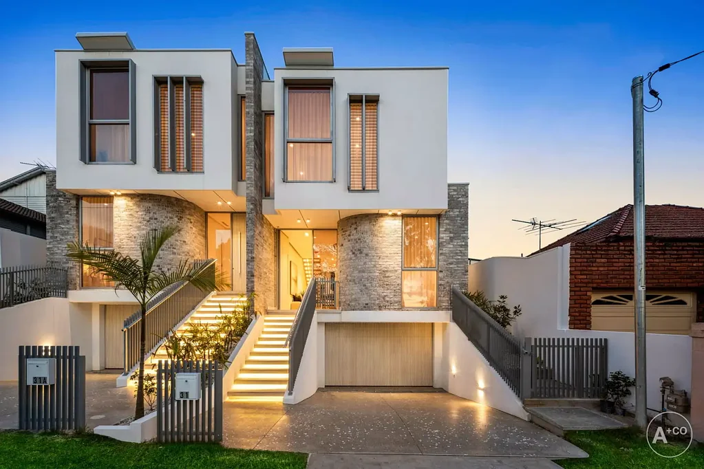 Chifley 4Zimmer Architectural Sophistication with a Coastal Edge