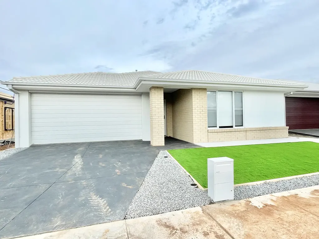 New 4 Bedroom Homes in Thornhill Park.