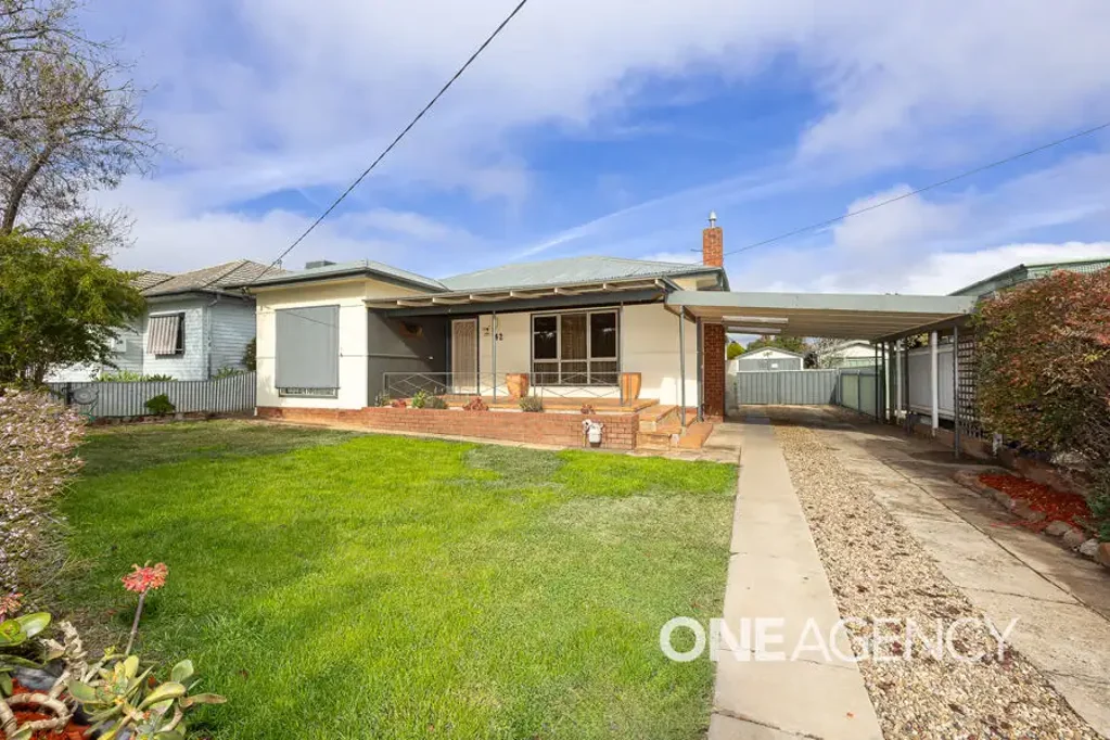 42 CEDUNA STREET, Mount Austin, NSW 2650