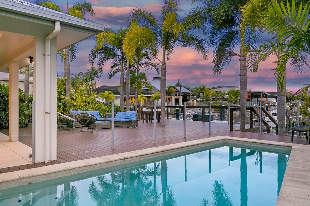 FULLY FURNISHED WATER FRONT LIVING!