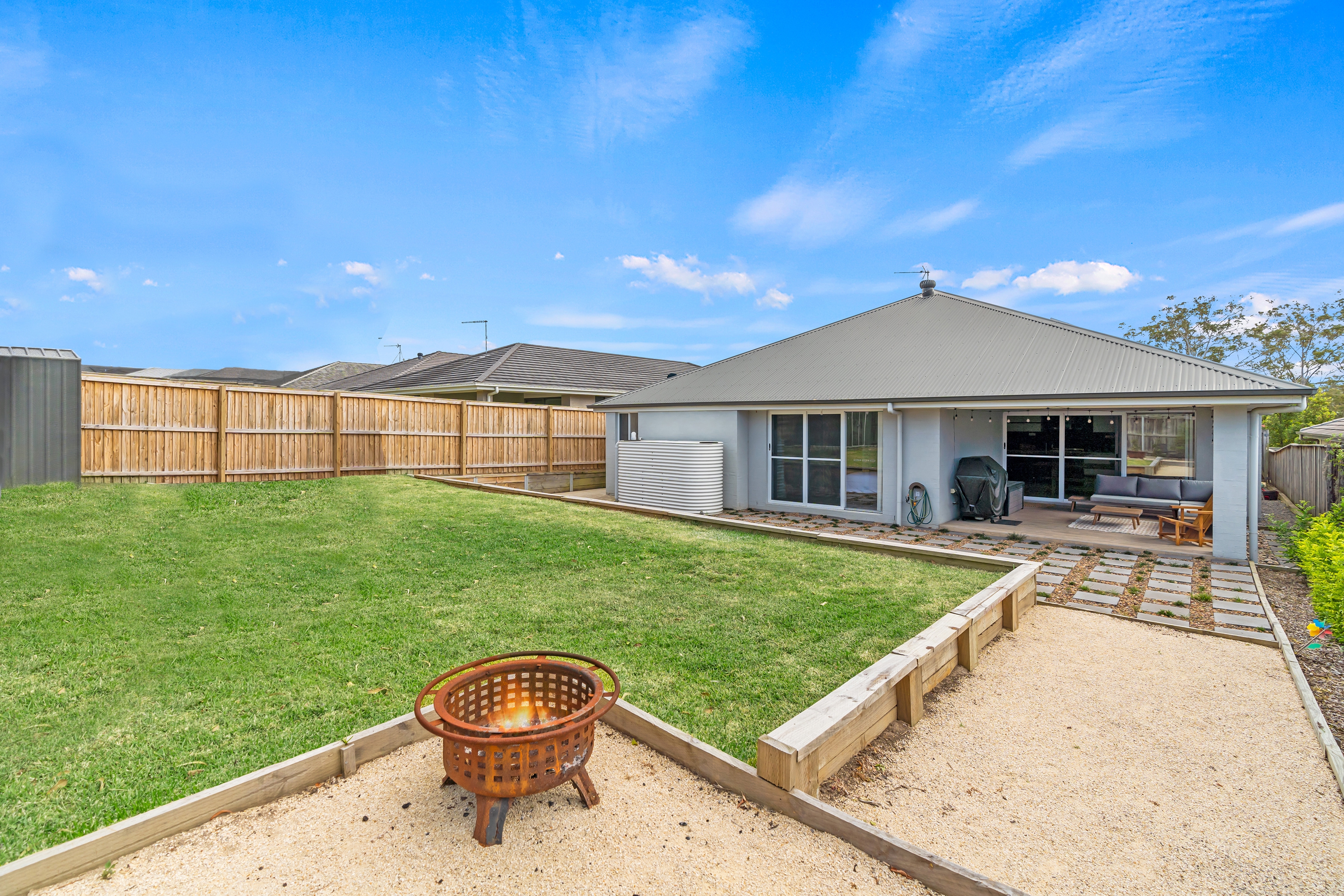 135 SUNNINGDALE CCT, MEDOWIE NSW 2318, 0部屋, 0バスルーム, House