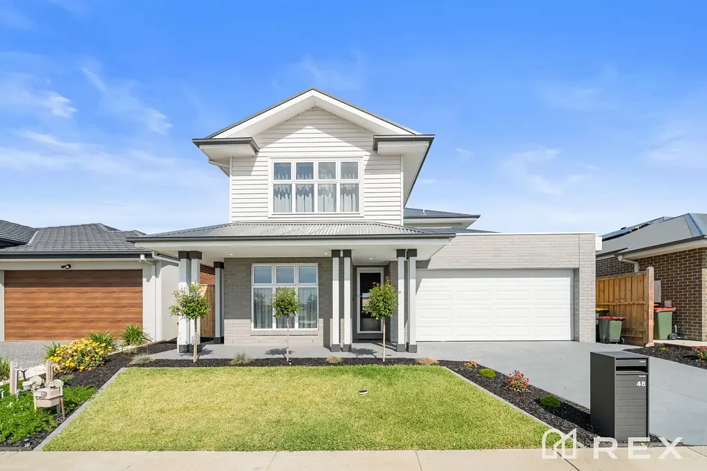 Clyde 4房  Elegance Hampton Style Living, Bathed in Natural Light in the Heart of Riverfield.