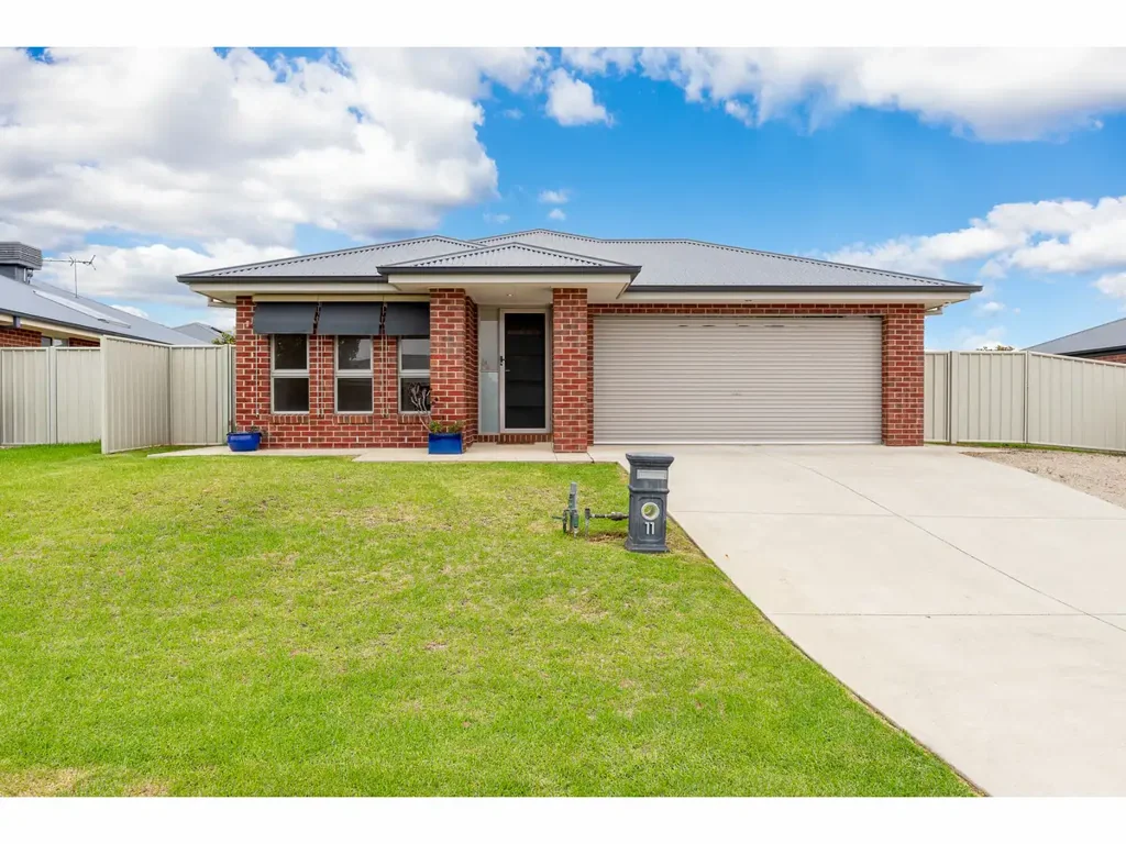 11 Darling Street, West Wodonga, VIC 3690