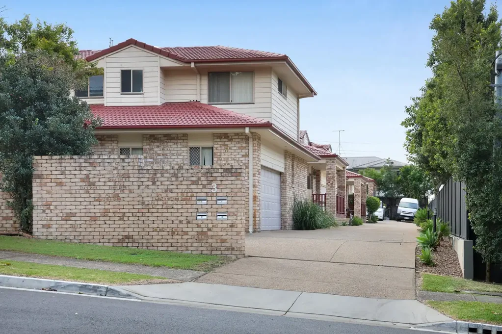 2/3 Blake, Southport, QLD 4215
