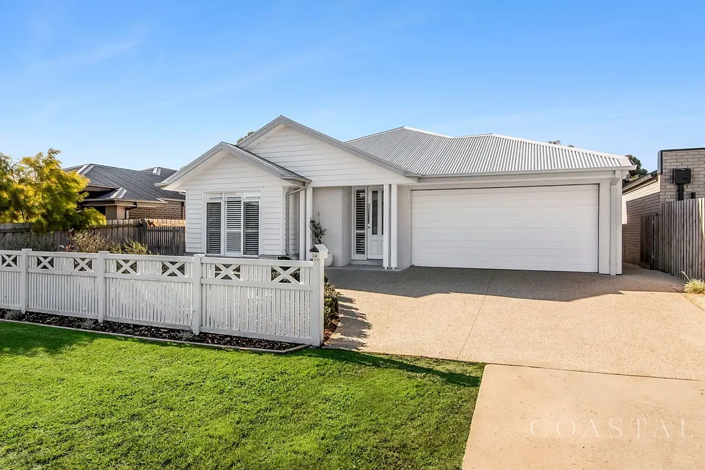 Somerville 4બેડરૂમ Hamptons Elegance with Space, Style and Seamless Family Living