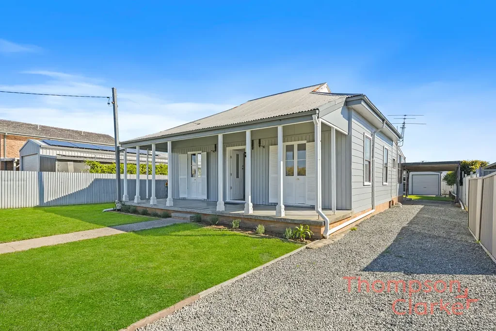 Comfortable & Convenient Cottage Home!