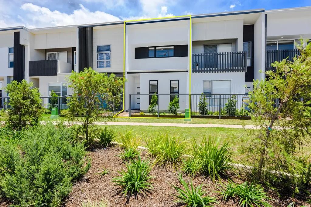 A Unique Functional 3 Bed 3 Bath Design