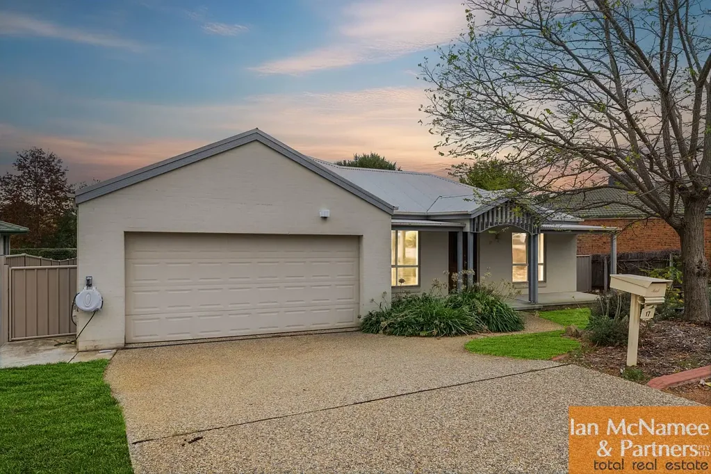 17 Sycamore Street, Jerrabomberra, NSW 2619