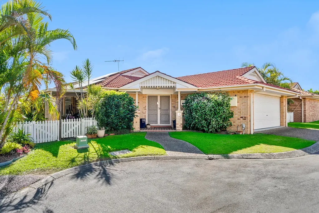 Eight Mile Plains 3房  MOVE-IN READY, NOTHING TO DO. Must Be SOLD!