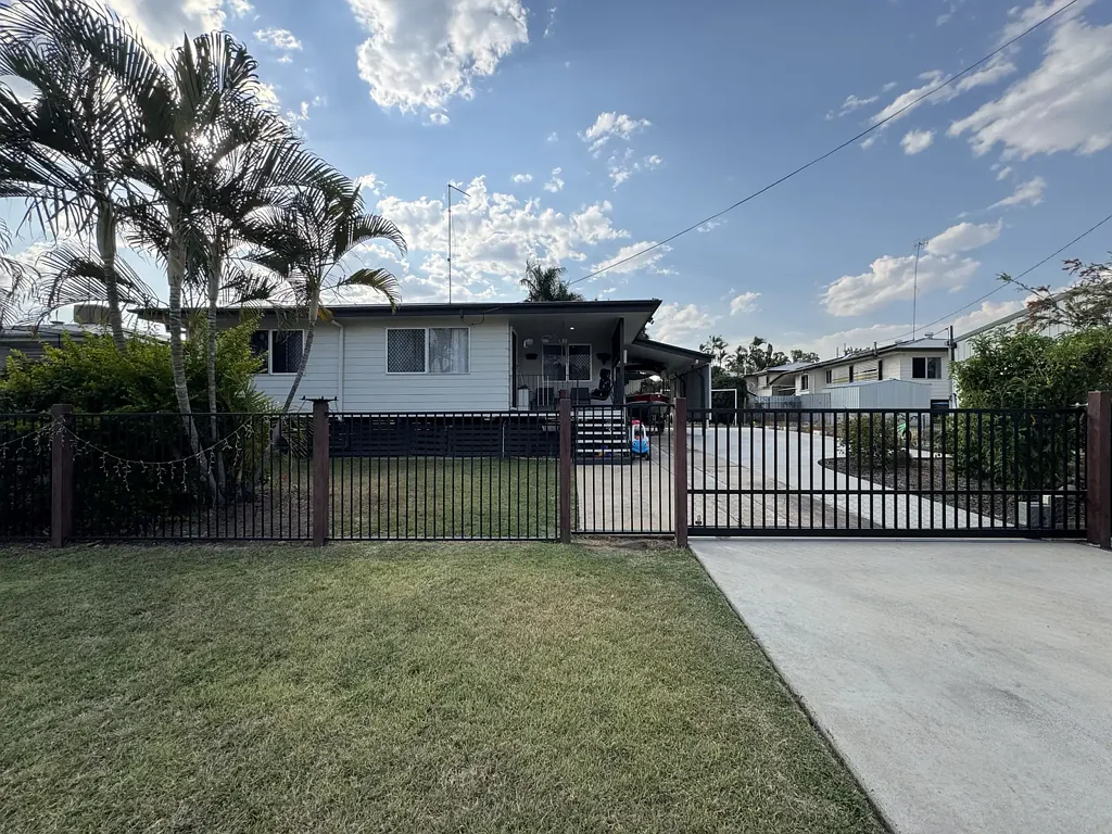 66 Nobbs St, Moura, QLD 4718