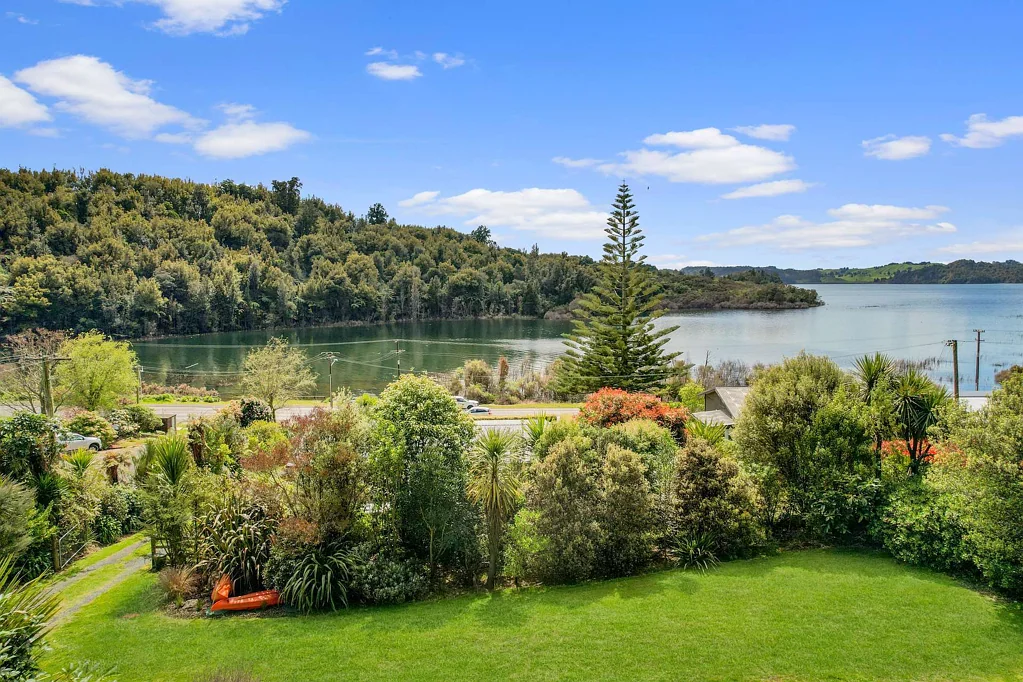 Lake Rotoma 1房  Lake Rotomā  Gem Leasehold Land Title