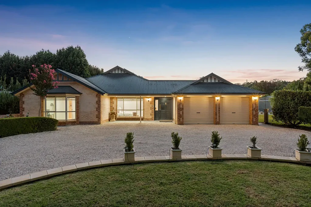 Mount Barker 4 Slaapkamer Private Near-Acre Lifestyle Retreat in Coveted Waterford Estate