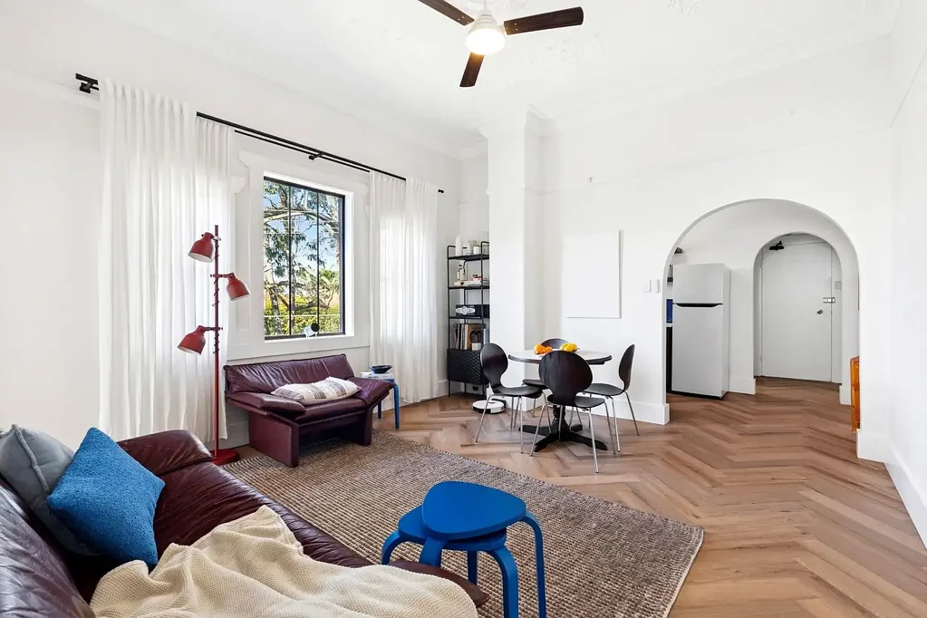 Chic & Stylish Oversized One Bedroom Apartment Plus Huge Office Area