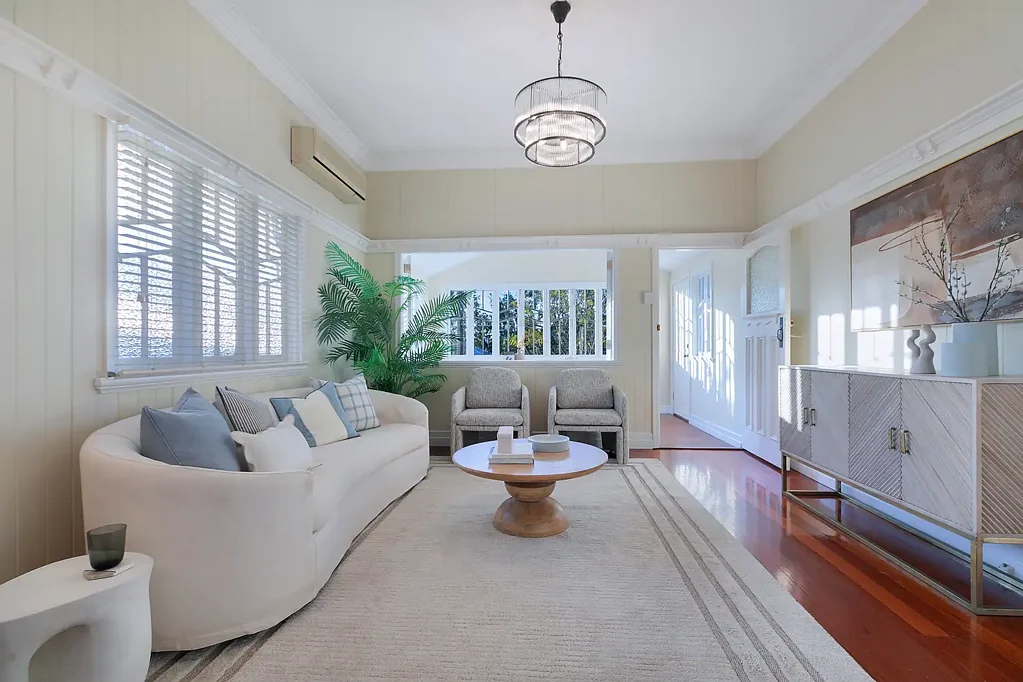 Coorparoo 4ਬੈੱਡਰੂਮ Timeless Charm, Modern Style + Pool in This Renovated Queenslander