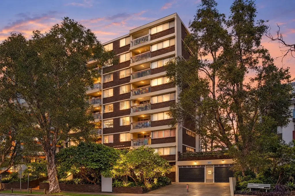 Parramatta 2Habitaciones SOLID FULL BRICK UNIT WITH DUE NORTH ASPECT