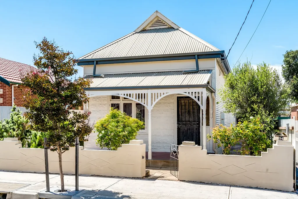 Cute Single Fronted Cottage