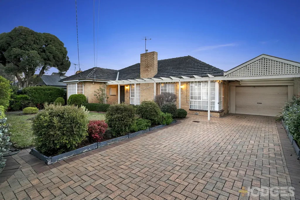 Moorabbin 3Phòng ngủ FAMILY HOME WITH POOL & POTENTIAL
