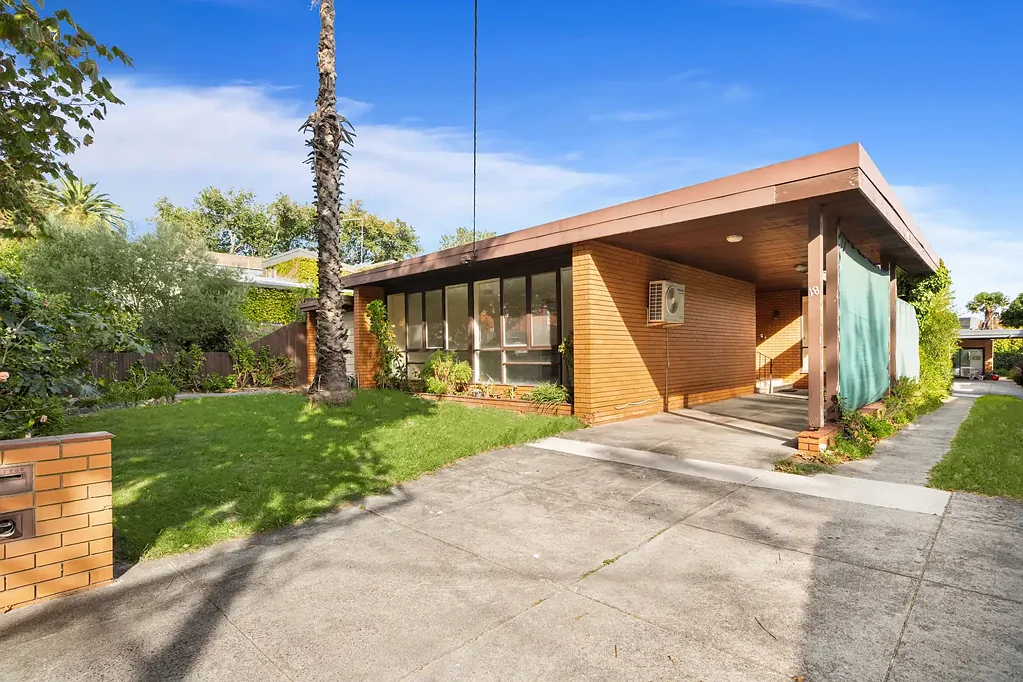 Generously proportioned home, parkside location and lifestyle appeal.