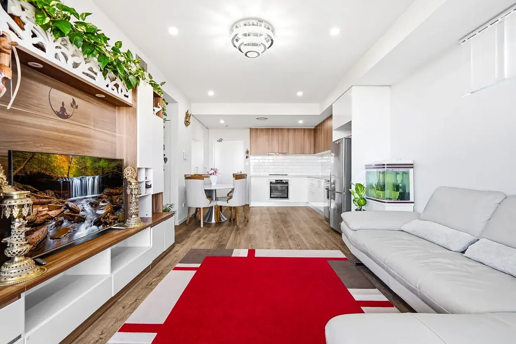 Wentworthville 2 Slaapkamer Owner occupied+ Large covered Balcony + Secure Parking with Storage + Northfacing Aspect Entrance