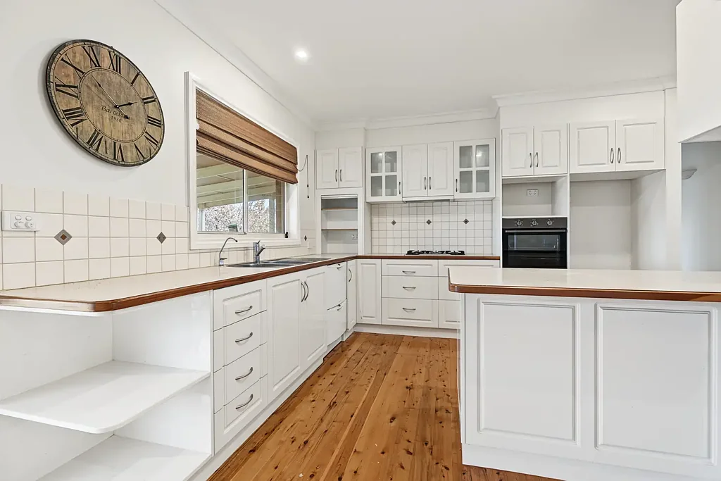 Elegant Family Living in a Sought-After Thurgoona Location