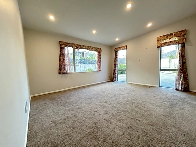 SILVERDALE - 4 Bedroom Family Home
