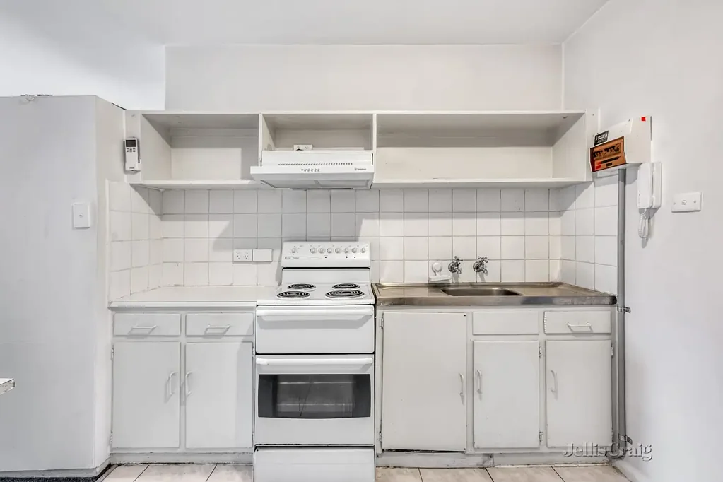Studio Apartment in Leafy Position