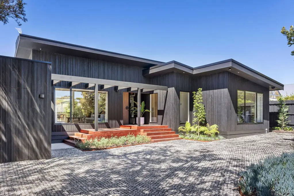 Mount Martha 4침실 STRIKING SPACES FOR SUNLIT LIVING AND LEISURE