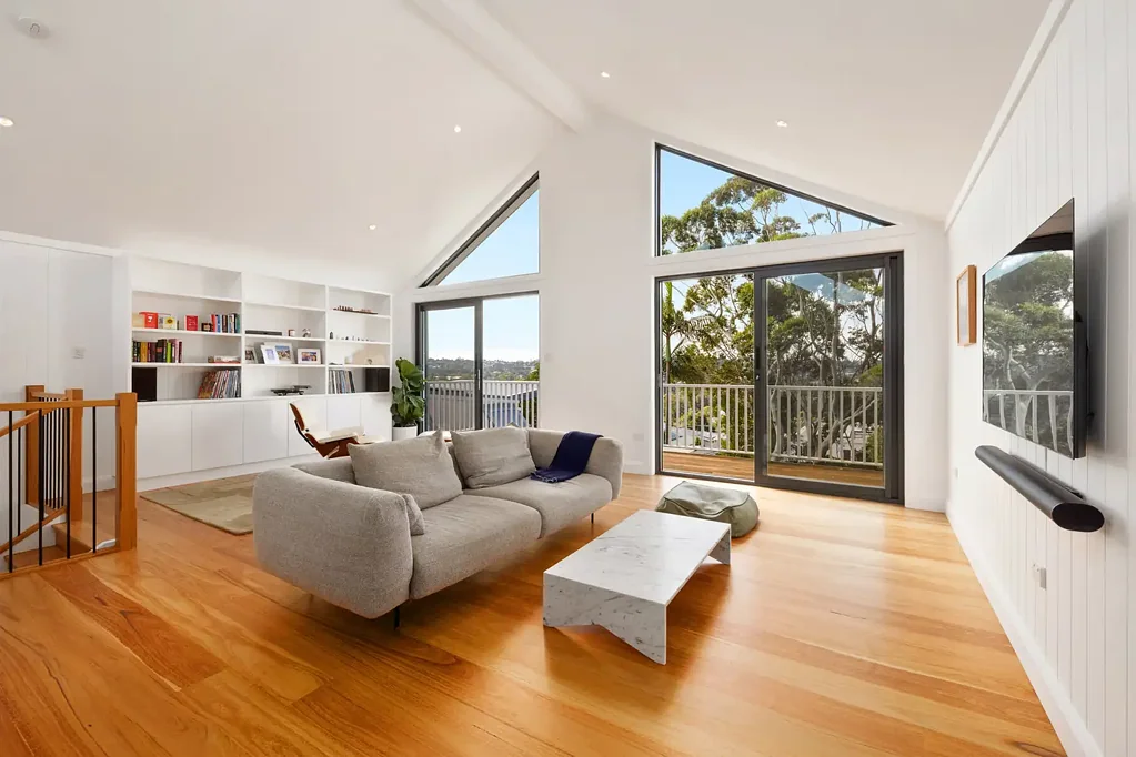 Sunlit Coastal Home in a Peaceful Curl Curl Setting