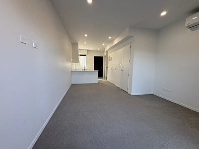 Howick 2 bedroom + 1 study convenience residence