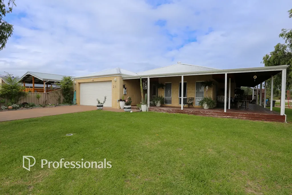 Castletown 4ห้องนอน Spacious Home on a Desirable Corner Block