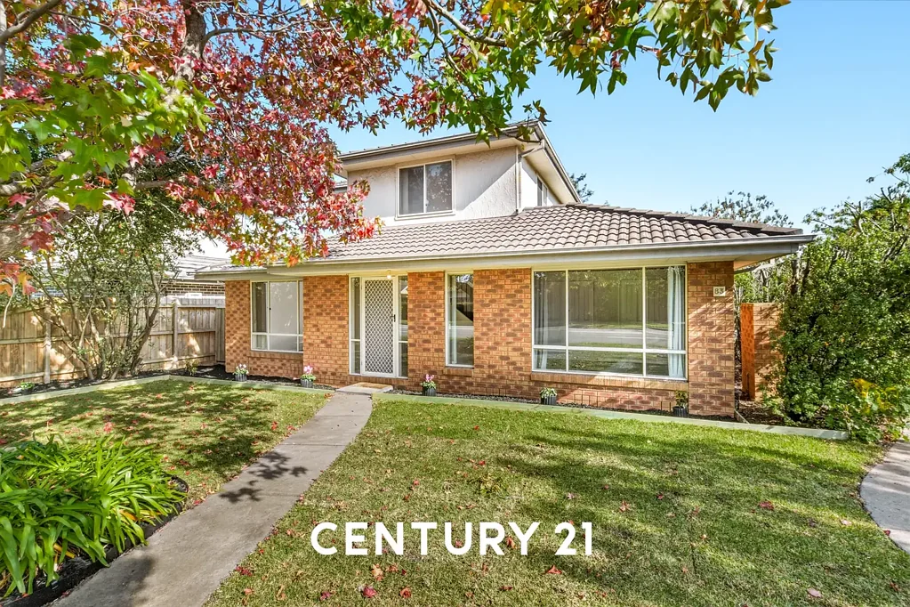 Oakleigh East 3ห้องนอน Light-Filled Townhouse with Spacious Layout and Flexible Family Living