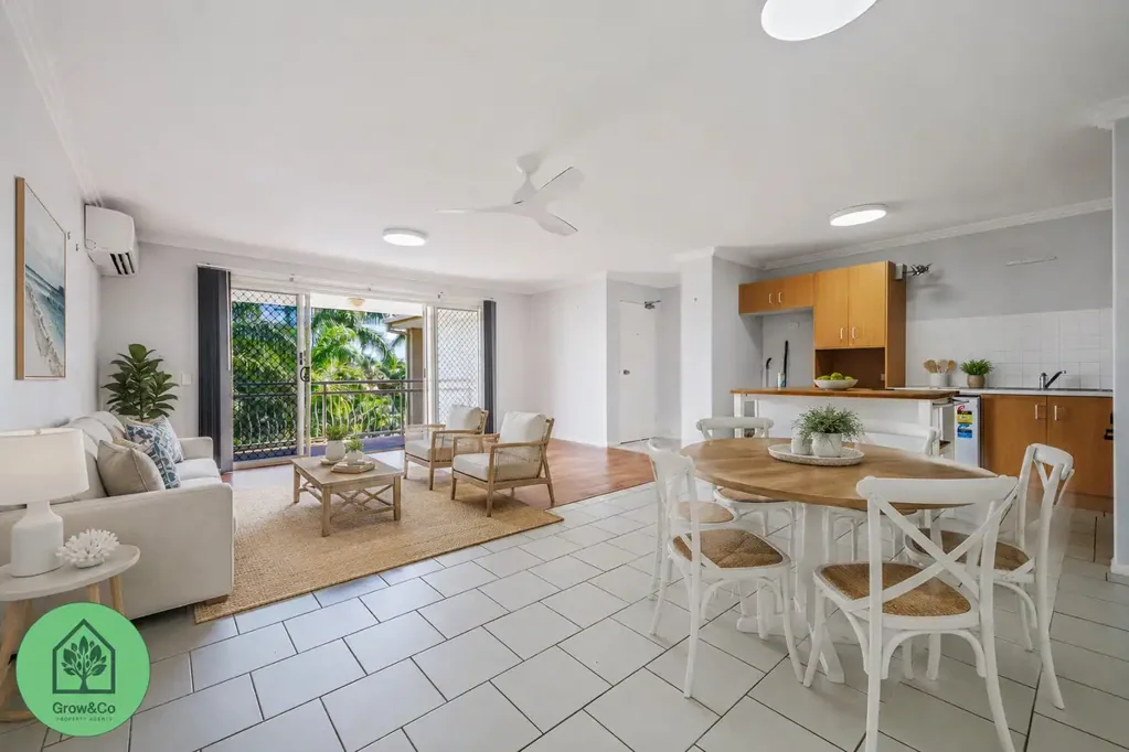 Surfers Paradise 2 Bedroom Vacant & Ready to Move In – Top Floor Chevron Island Apartment with 2 Car Spaces! Your Chevron Island Lifestyle Starts Here!