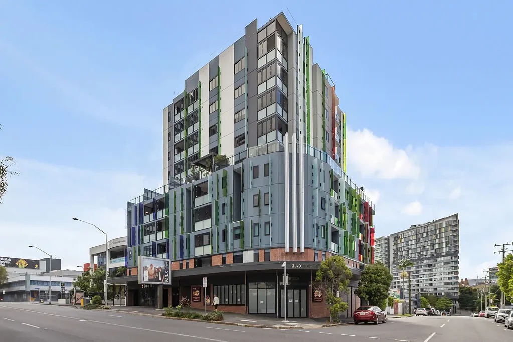 Fortitude Valley 2房 Fortitude Valley核心 地标新筑2018 开放式布局 石材台面 主卧套卫 屋顶泳池健身 烧烤休闲 步行商圈交通 Is this the best value 2 bedroom in the area?