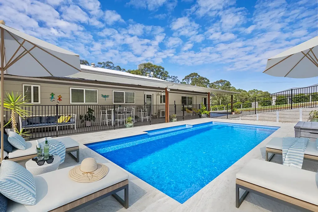 Valdora 4房  HUGE SHED & NEW MAGNESIUM POOL- Dual Living options!
