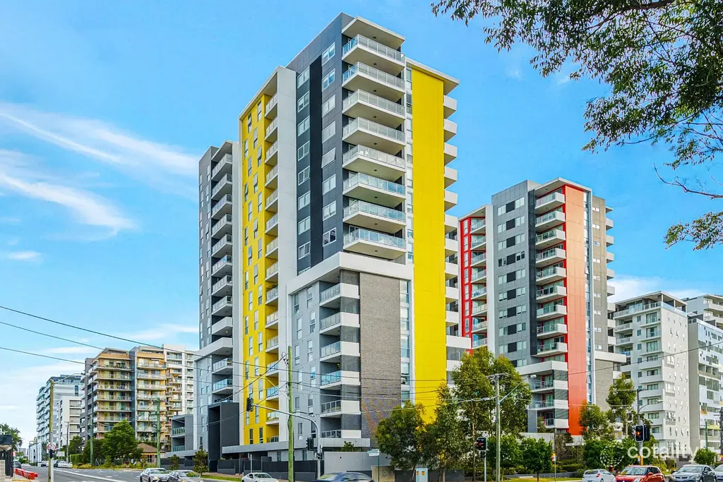 Convenience and Comfort- Executive style apartment- (OPEN HOUSE: SATURDAY 11:00-11:15AM)