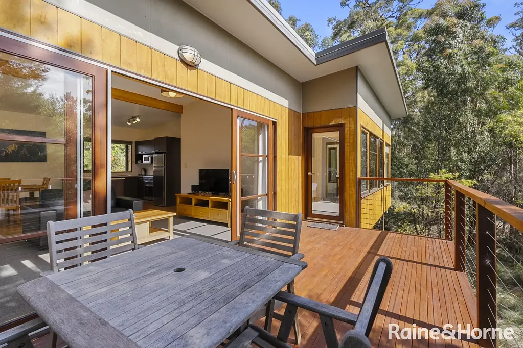 Port Arthur 2 Bedroom BEAUTIFUL STEWARTS BAY LODGE - CHALET 34 - INVESTMENT OPPORTUNITY
