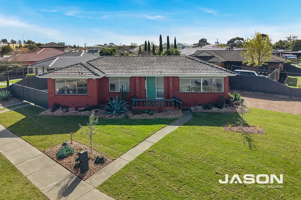 Gladstone Park 3 Bedroom Comfort, Space & Easy Family Living