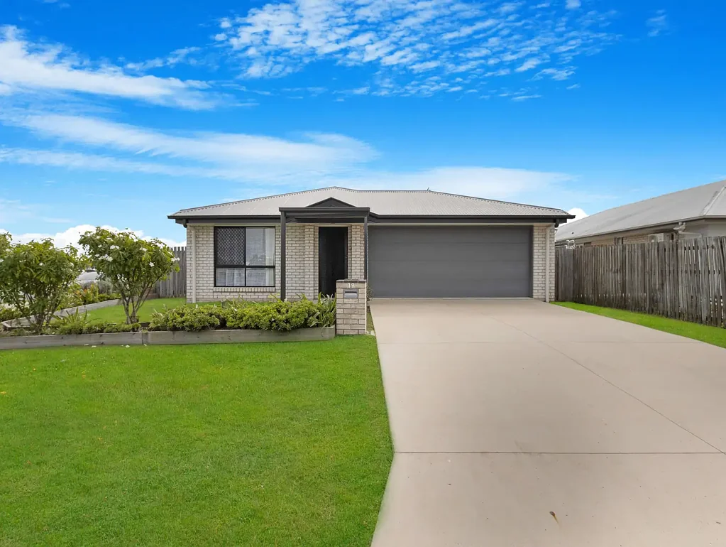 19 Fishburn Way, Eli Waters, QLD 4655