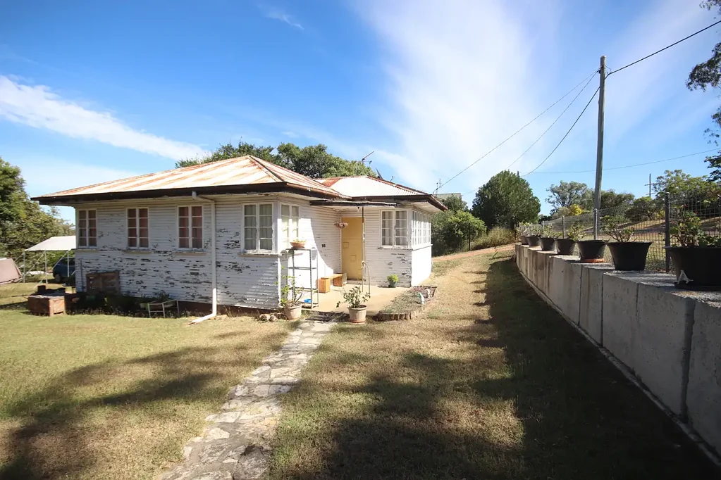 Mundubbera 2Zimmer Investors Delight - Quaint Cottage in Great Location