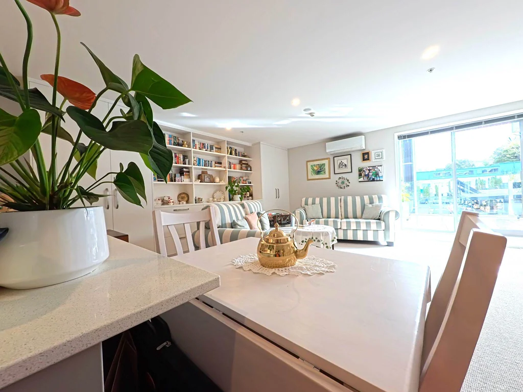 Browns Bay 1房  Stylish Browns Bay Living with Large Deck