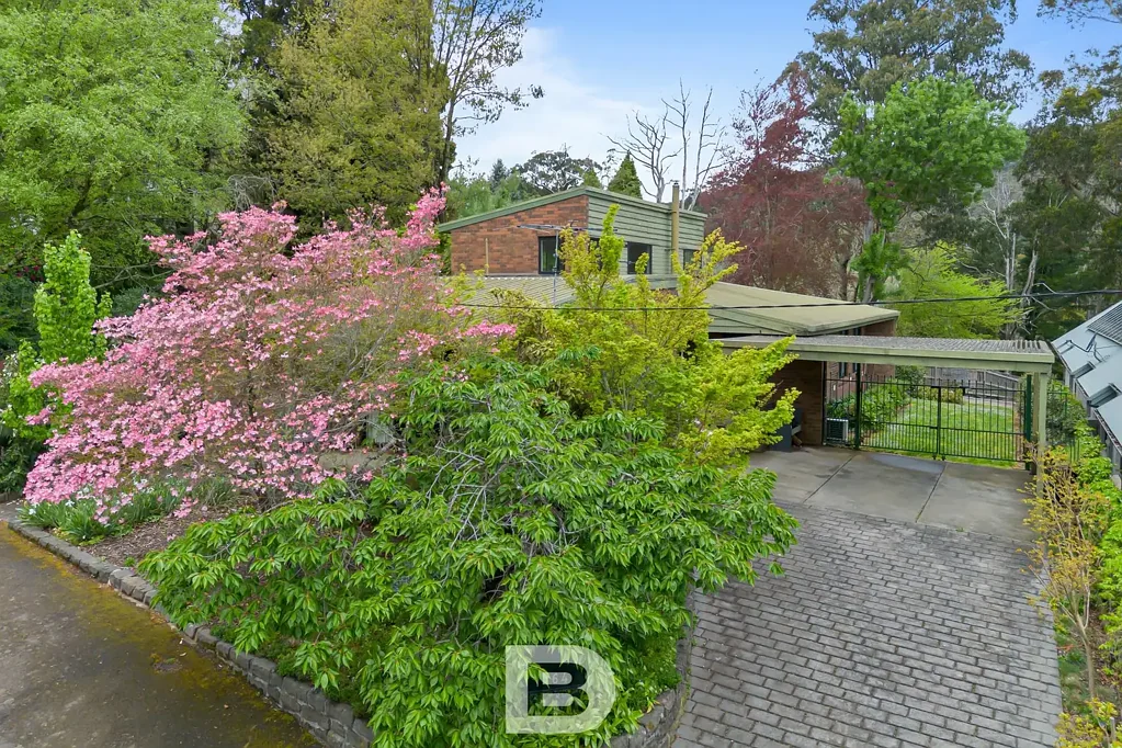 Mount Macedon 4 Bedroom Historic Charm on the Golden Mile of Mount Macedon