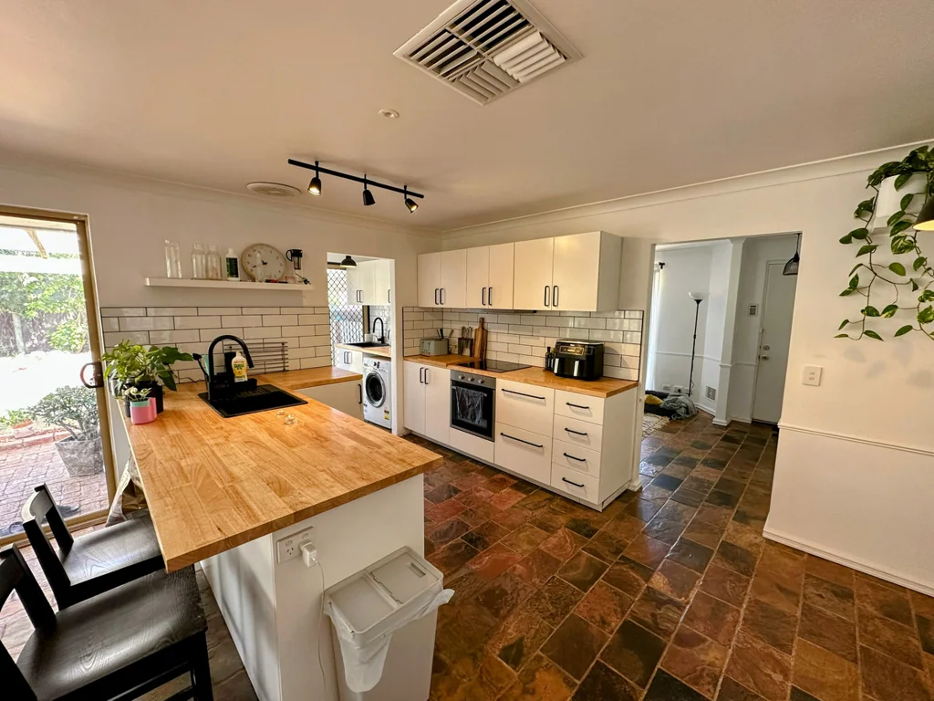 14 Conway Grove, Heathridge, WA 6027