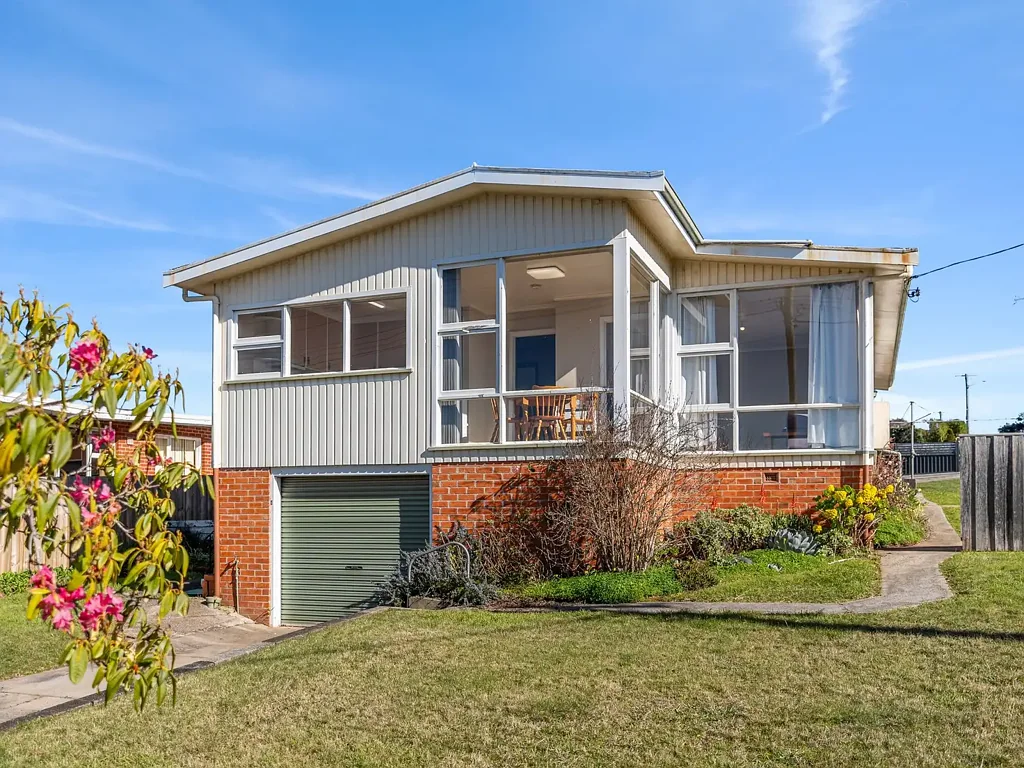 Devonport 3ਬੈੱਡਰੂਮ Top location, sun-lit home